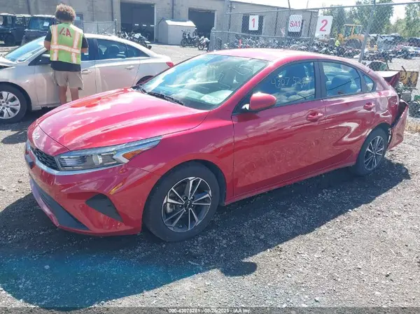 3KPF24AD5RE709427 2024 KIA FORTE - Image 2