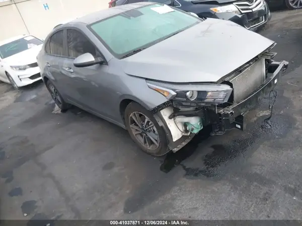 3KPF24AD5RE709816 2024 KIA FORTE - Image 1