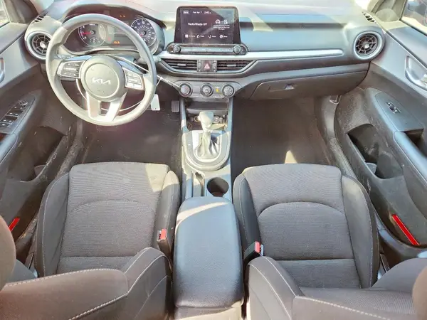 3KPF24AD5RE711632 2024 KIA FORTE - Image 8