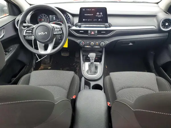 3KPF24AD5RE713137 2024 KIA FORTE - Image 8