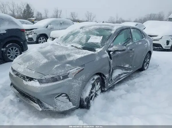 3KPF24AD5RE713414 2024 KIA FORTE - Image 2