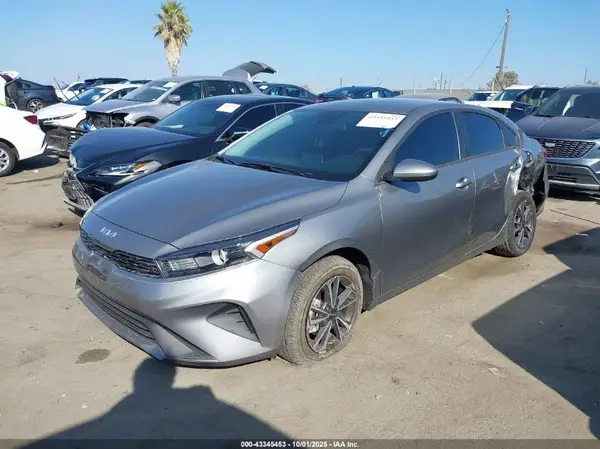 3KPF24AD5RE714577 2024 KIA FORTE - Image 2