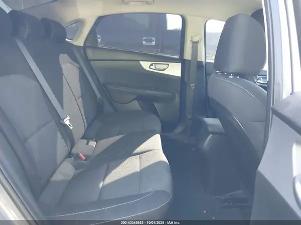 3KPF24AD5RE714577 2024 KIA FORTE - Image 8