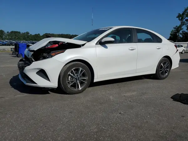 3KPF24AD5RE715034 2024 KIA FORTE - Image 1