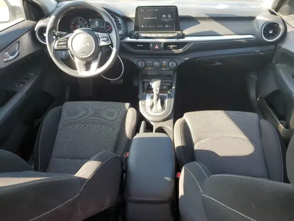 3KPF24AD5RE715034 2024 KIA FORTE - Image 8