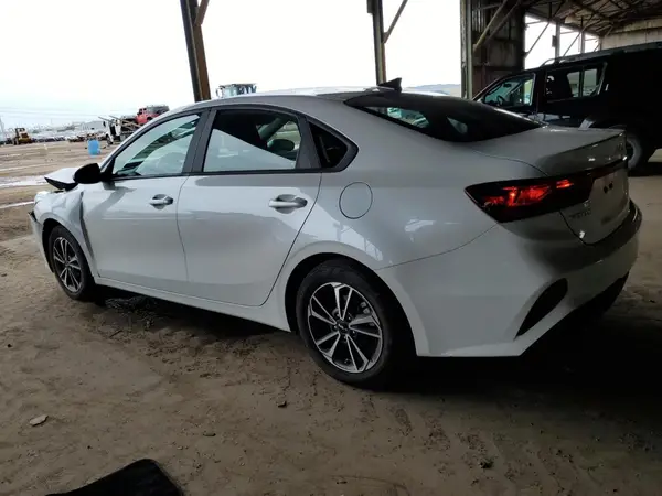 3KPF24AD5RE716524 2024 KIA FORTE - Image 2