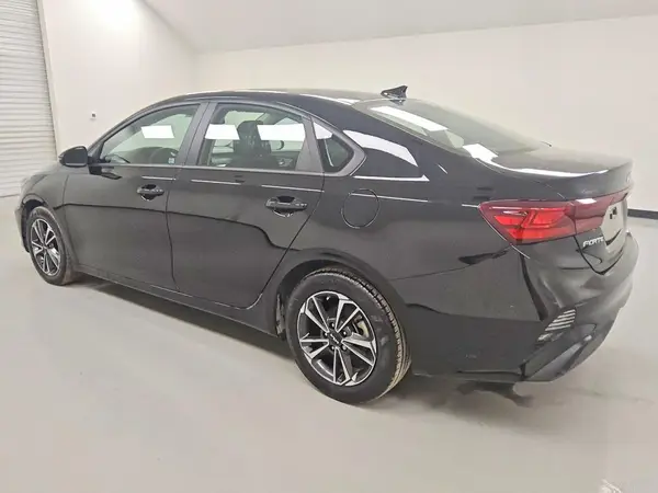 3KPF24AD5RE718788 2024 KIA FORTE - Image 2