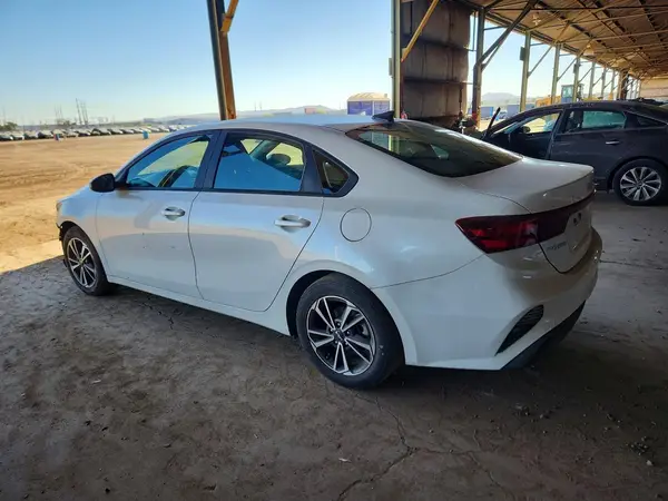 3KPF24AD5RE721027 2024 KIA FORTE - Image 2