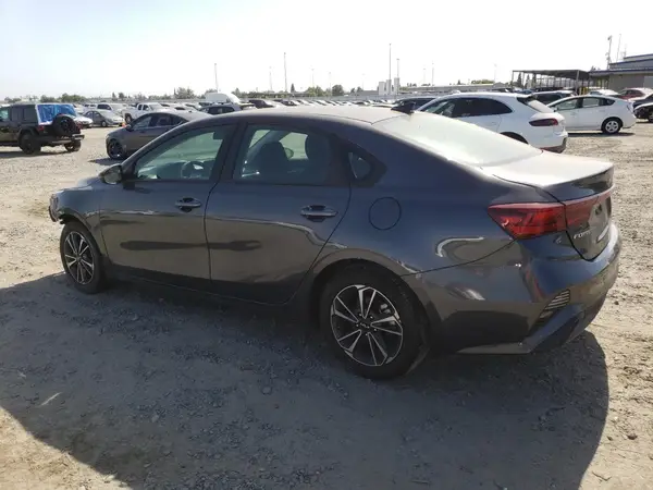 3KPF24AD5RE722467 2024 KIA FORTE - Image 2