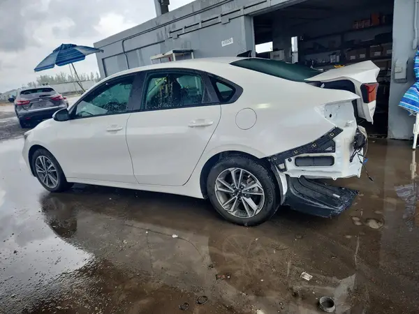 3KPF24AD5RE723554 2024 KIA FORTE - Image 2