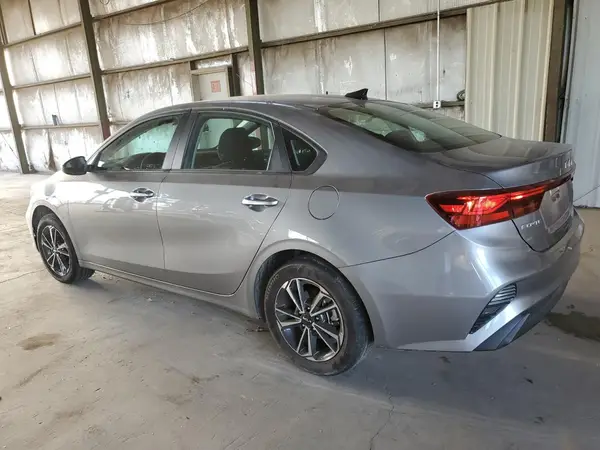 3KPF24AD5RE723957 2024 KIA FORTE - Image 2