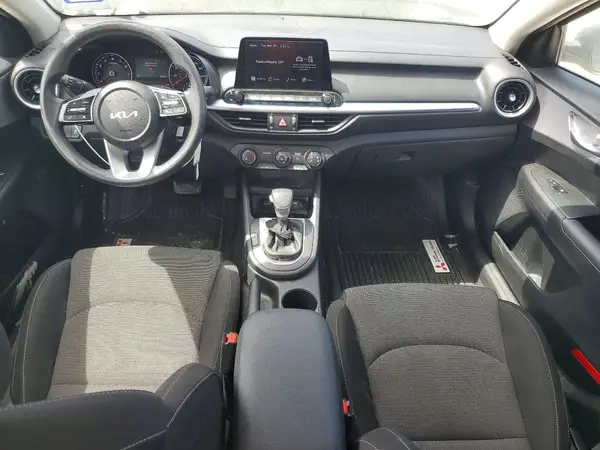 3KPF24AD5RE726180 2024 KIA FORTE - Image 8