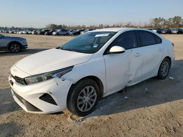 3KPF24AD5RE726244 2024 KIA FORTE - Image 1