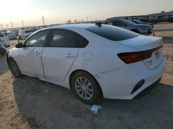3KPF24AD5RE726244 2024 KIA FORTE - Image 2