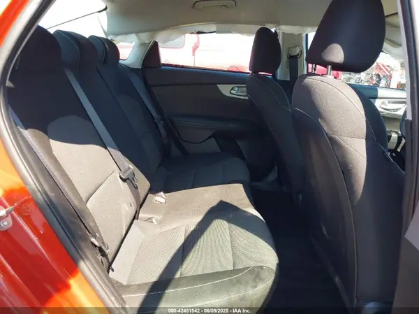 3KPF24AD5RE726437 2024 KIA FORTE - Image 8