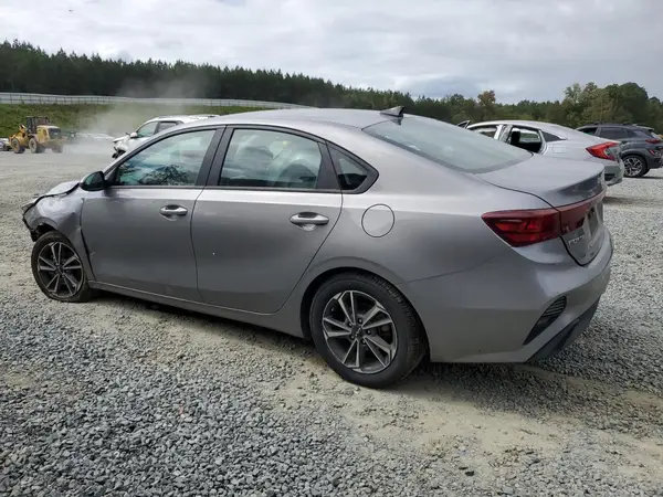 3KPF24AD5RE727930 2024 KIA FORTE - Image 2