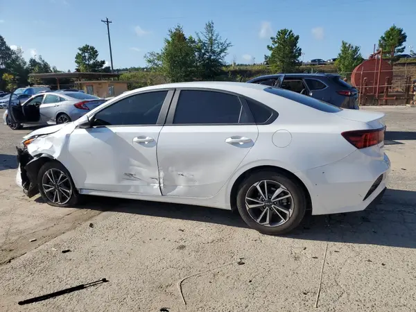 3KPF24AD5RE728768 2024 KIA FORTE - Image 2