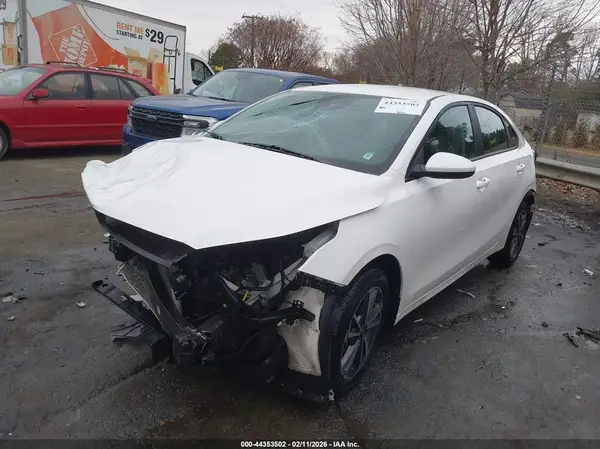 3KPF24AD5RE728849 2024 KIA FORTE - Image 2