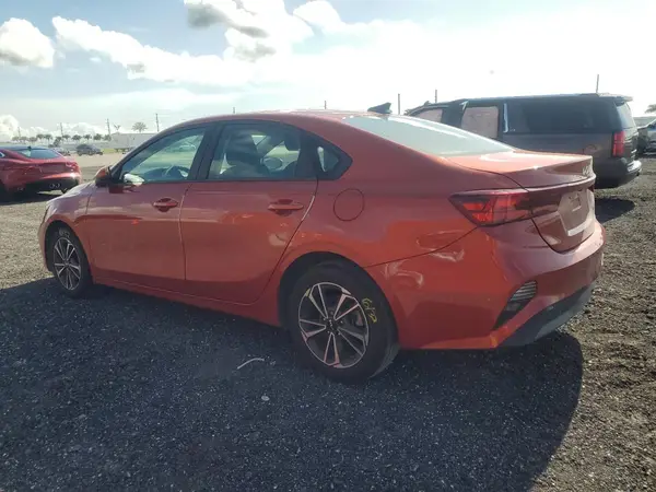 3KPF24AD5RE729371 2024 KIA FORTE - Image 2