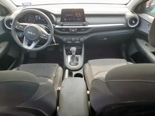 3KPF24AD5RE729564 2024 KIA FORTE - Image 8