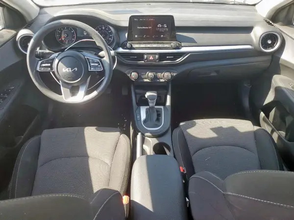 3KPF24AD5RE729662 2024 KIA FORTE - Image 8