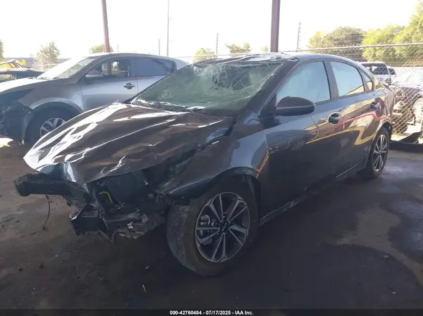 3KPF24AD5RE729788 2024 KIA FORTE - Image 2