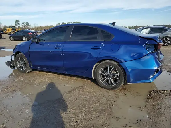 3KPF24AD5RE729810 2024 KIA FORTE - Image 2