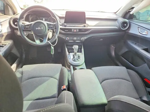 3KPF24AD5RE729855 2024 KIA FORTE - Image 8