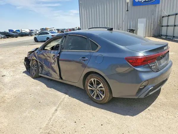 3KPF24AD5RE730374 2024 KIA FORTE - Image 2