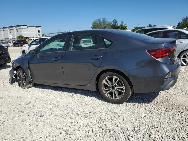 3KPF24AD5RE733338 2024 KIA FORTE - Image 2