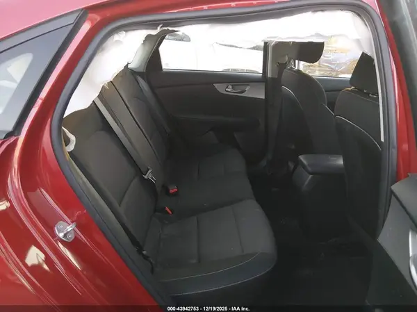 3KPF24AD5RE733548 2024 KIA FORTE - Image 8