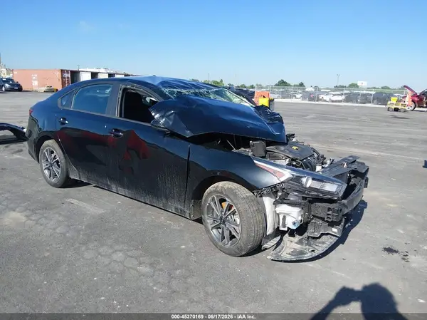 3KPF24AD5RE733792 2024 KIA FORTE - Image 1
