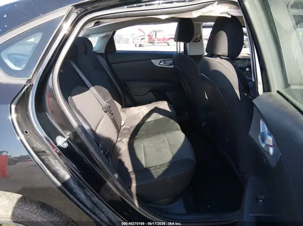3KPF24AD5RE733792 2024 KIA FORTE - Image 8