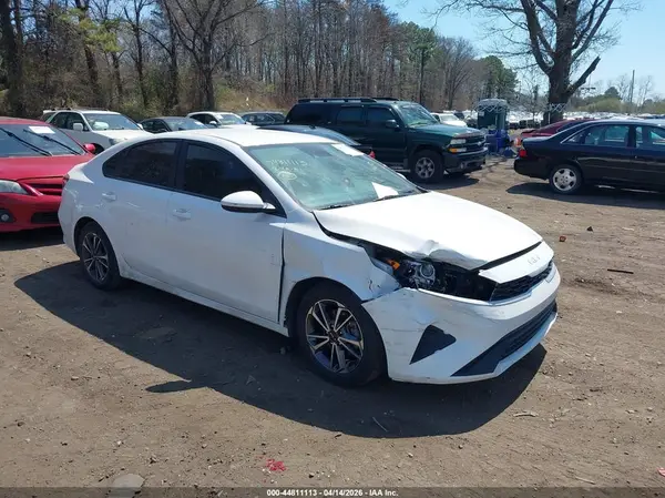 3KPF24AD5RE736188 2024 KIA FORTE - Image 1