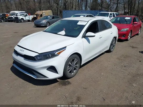 3KPF24AD5RE736188 2024 KIA FORTE - Image 2