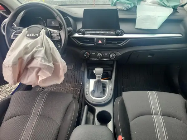 3KPF24AD5RE736627 2024 KIA FORTE - Image 8