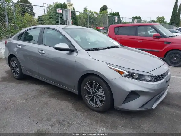 3KPF24AD5RE736935 2024 KIA FORTE - Image 1