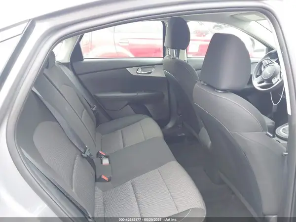 3KPF24AD5RE736935 2024 KIA FORTE - Image 8