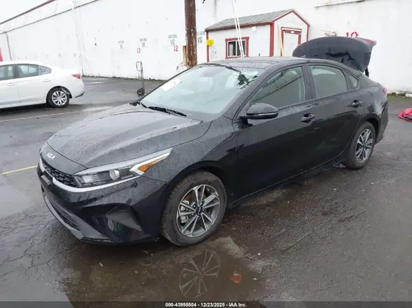 3KPF24AD5RE737728 2024 KIA FORTE - Image 2