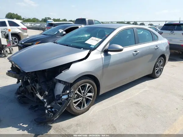 3KPF24AD5RE739205 2024 KIA FORTE - Image 2