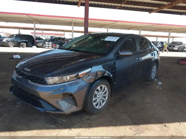 3KPF24AD5RE740807 2024 KIA FORTE - Image 2