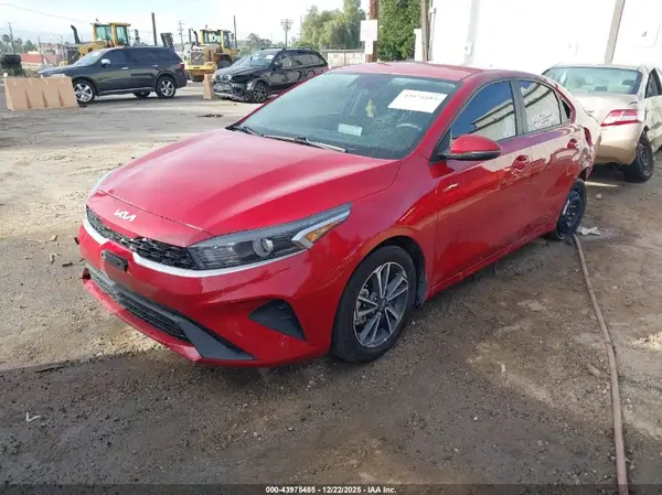 3KPF24AD5RE741634 2024 KIA FORTE - Image 2