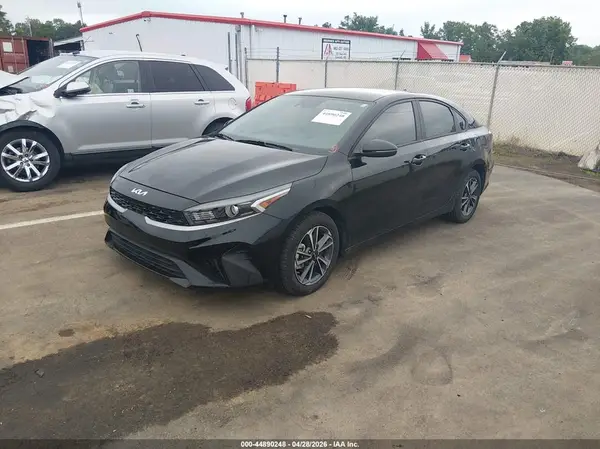 3KPF24AD5RE744615 2024 KIA FORTE - Image 2