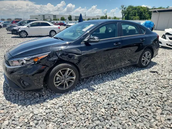 3KPF24AD5RE744730 2024 KIA FORTE - Image 1