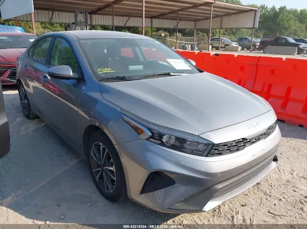 3KPF24AD5RE745277 2024 KIA FORTE - Image 1
