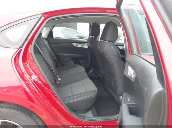 3KPF24AD5RE746073 2024 KIA FORTE - Image 8