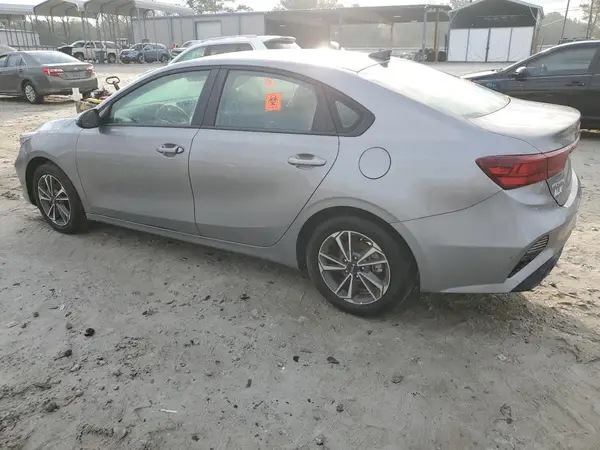 3KPF24AD5RE748258 2024 KIA FORTE - Image 2