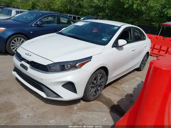 3KPF24AD5RE749023 2024 KIA FORTE - Image 2