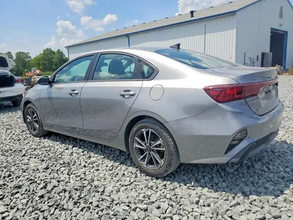3KPF24AD5RE750351 2024 KIA FORTE - Image 2