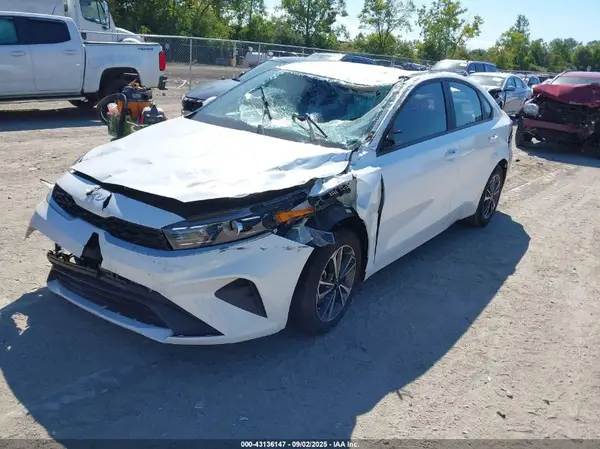 3KPF24AD5RE753234 2024 KIA FORTE - Image 2